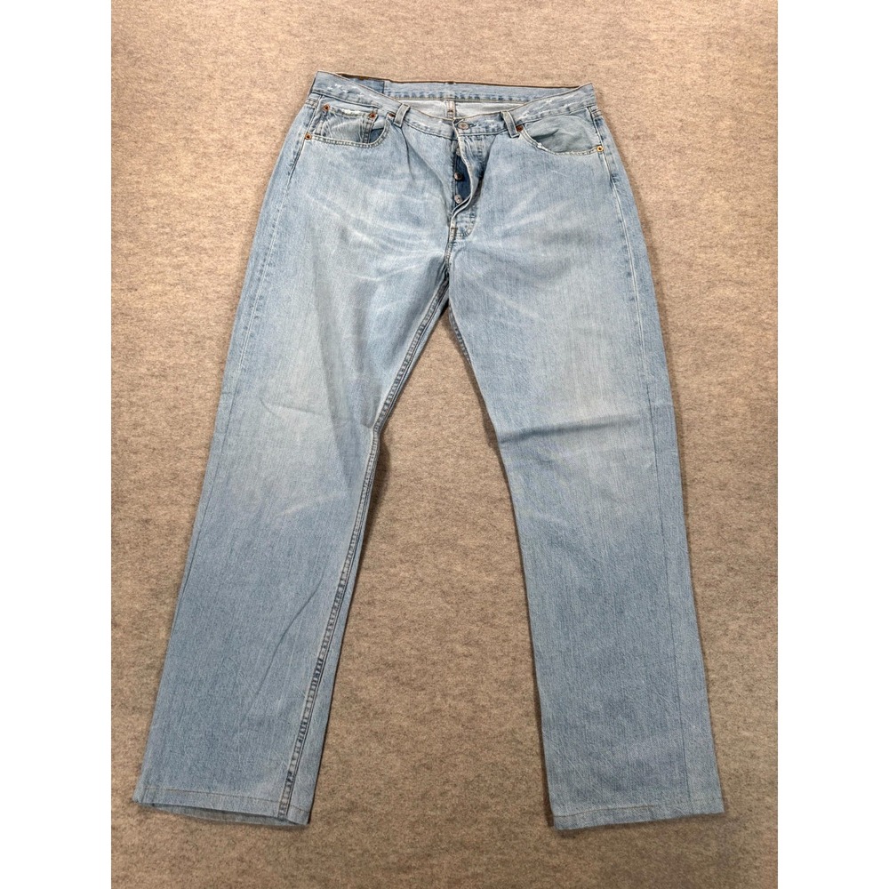 Levi's 501 Jeans Mens 36x32 Blue Light Wash Straight Leg Button Fly 00501-0063